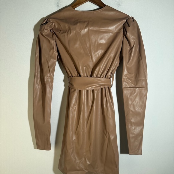 Stone Plunge Bodycon Dress - Picture 3 of 10